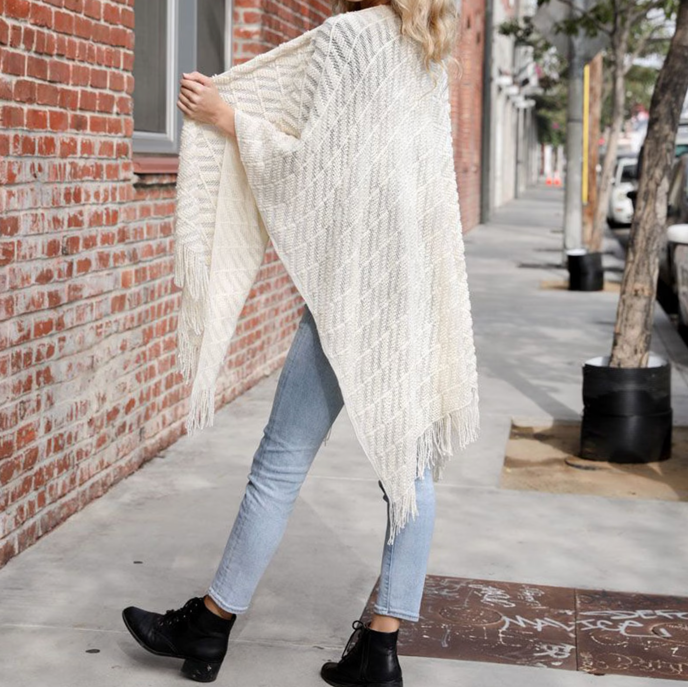 Soft Diagonal Knit Tassel Trim Ruana